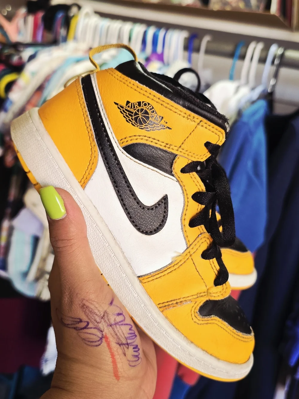 Nike / Air Jordan Kids High-Top Sneakers in Yellow, Black & White 